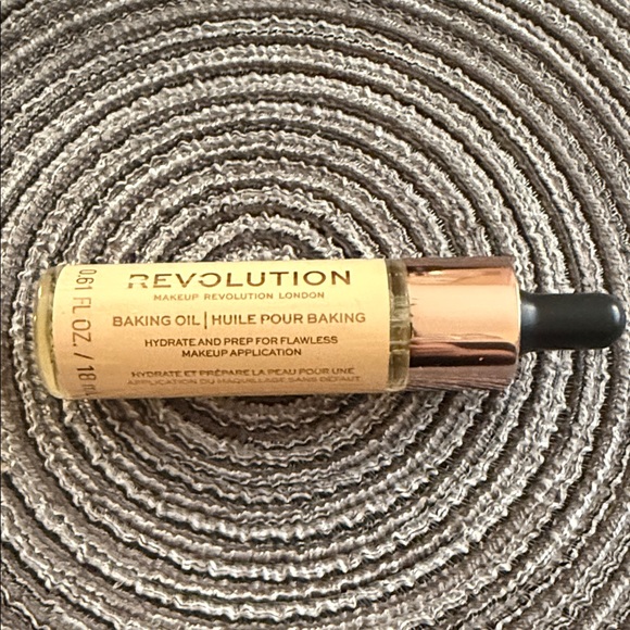 5/$25 Revolution baking Oil - - Picture 1 of 1
